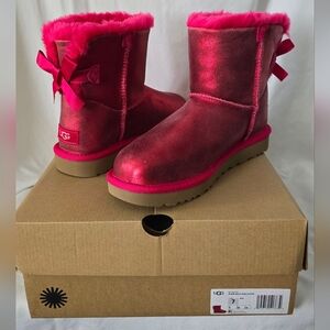 UGG Mini Bailey Bow Glisten Radish Women (sz 7)